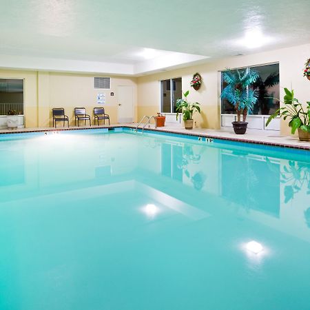 Holiday Inn Express Hotel & Suites London By Ihg Luaran gambar
