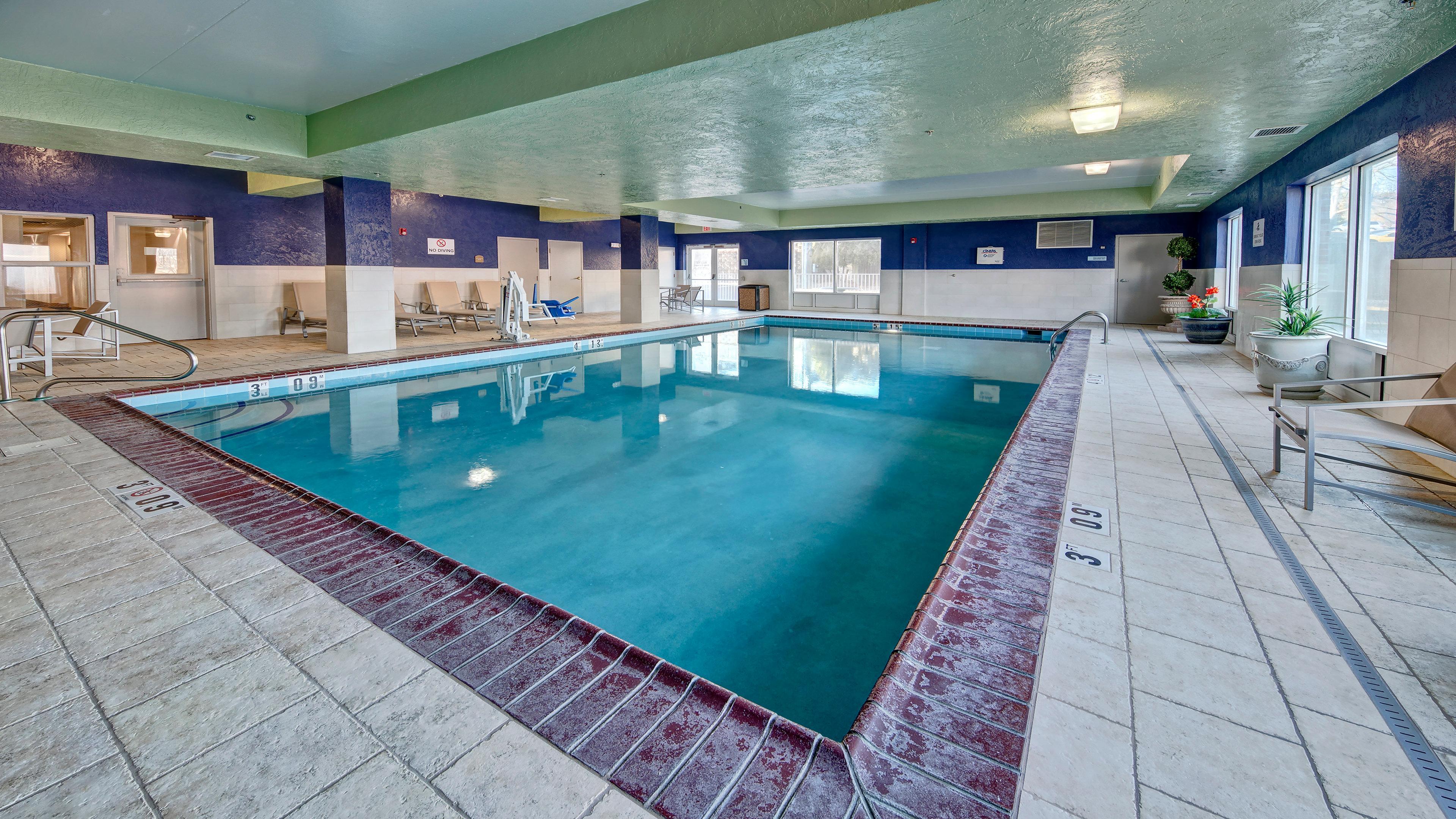 Holiday Inn Express Hotel & Suites London By Ihg Luaran gambar