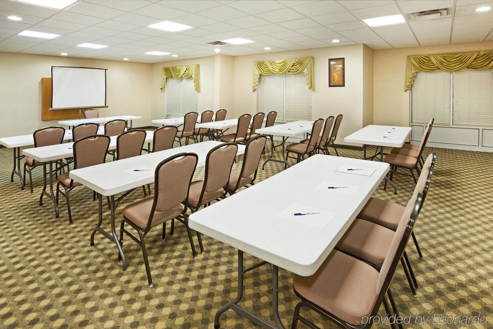 Holiday Inn Express Hotel & Suites London By Ihg Kemudahan gambar