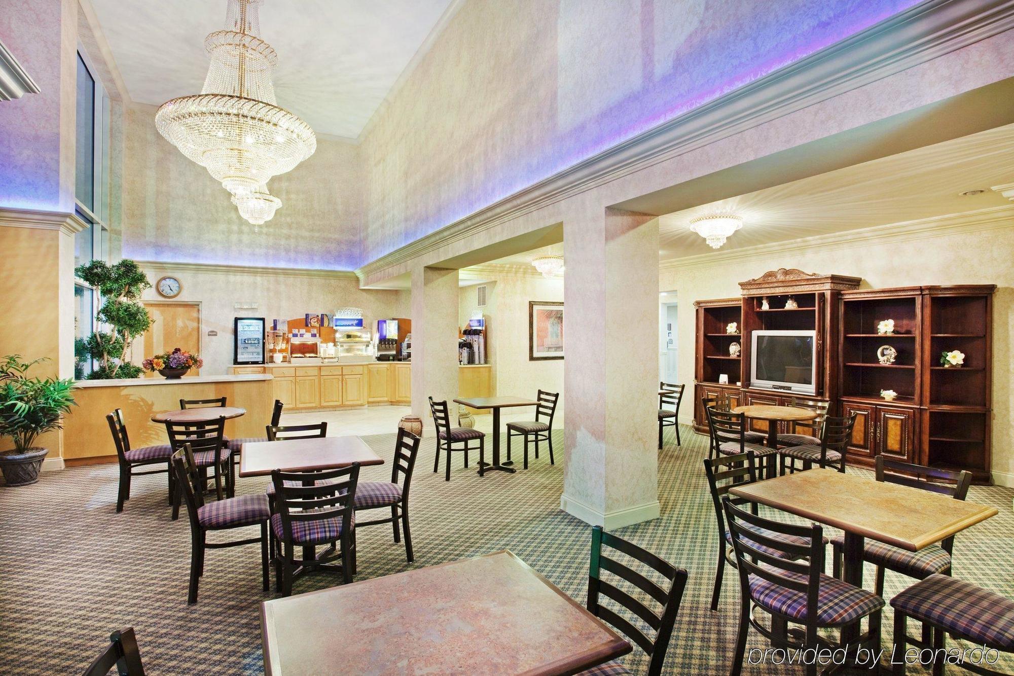 Holiday Inn Express Hotel & Suites London By Ihg Restoran gambar