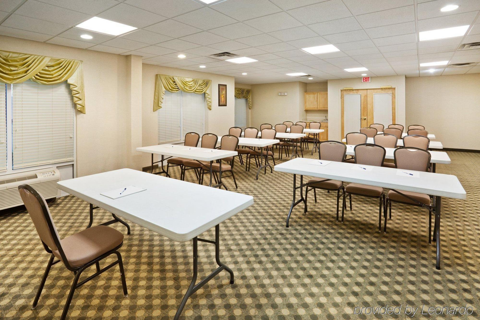 Holiday Inn Express Hotel & Suites London By Ihg Kemudahan gambar