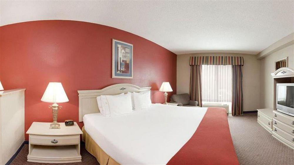 Holiday Inn Express Hotel & Suites London By Ihg Luaran gambar