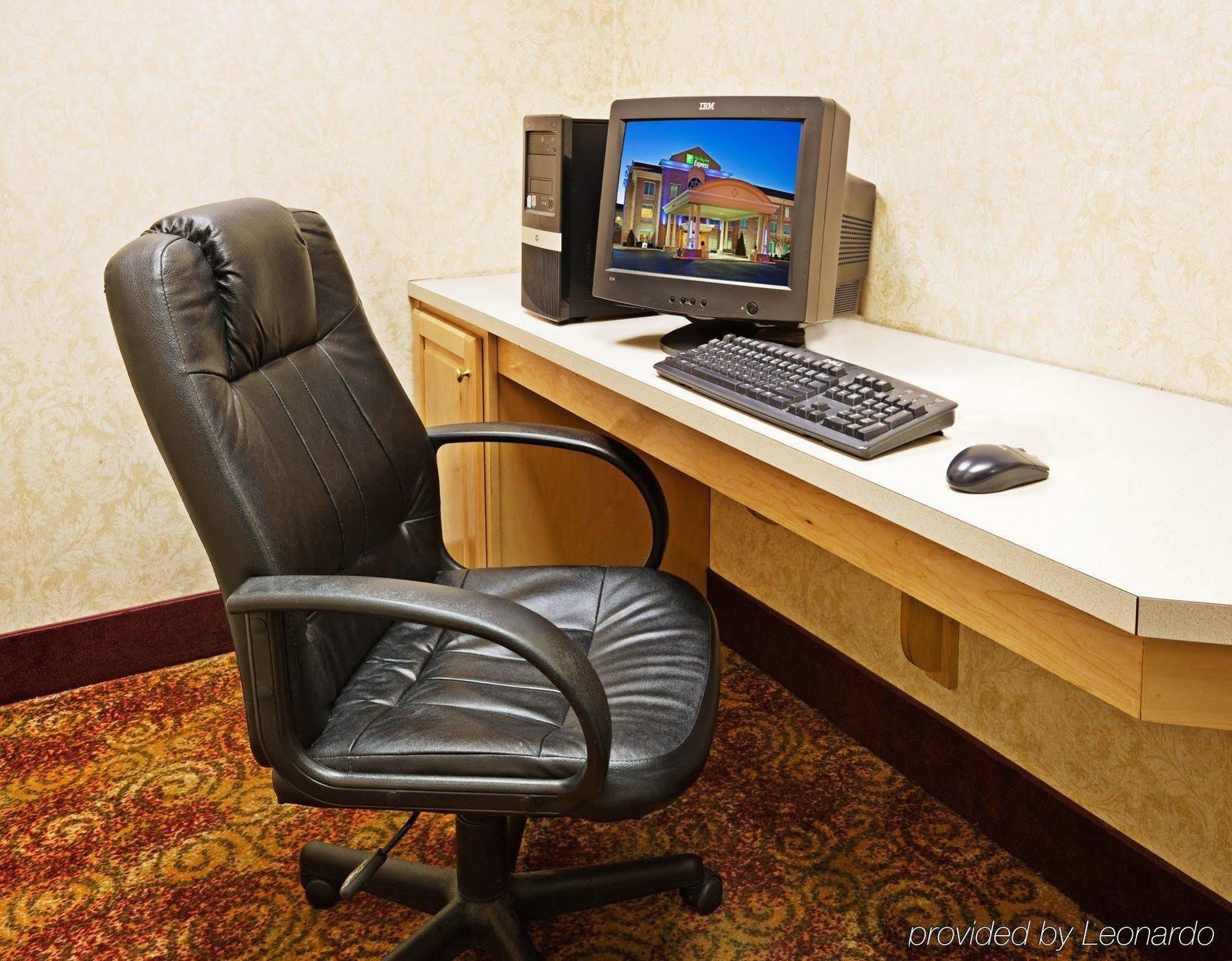 Holiday Inn Express Hotel & Suites London By Ihg Kemudahan gambar